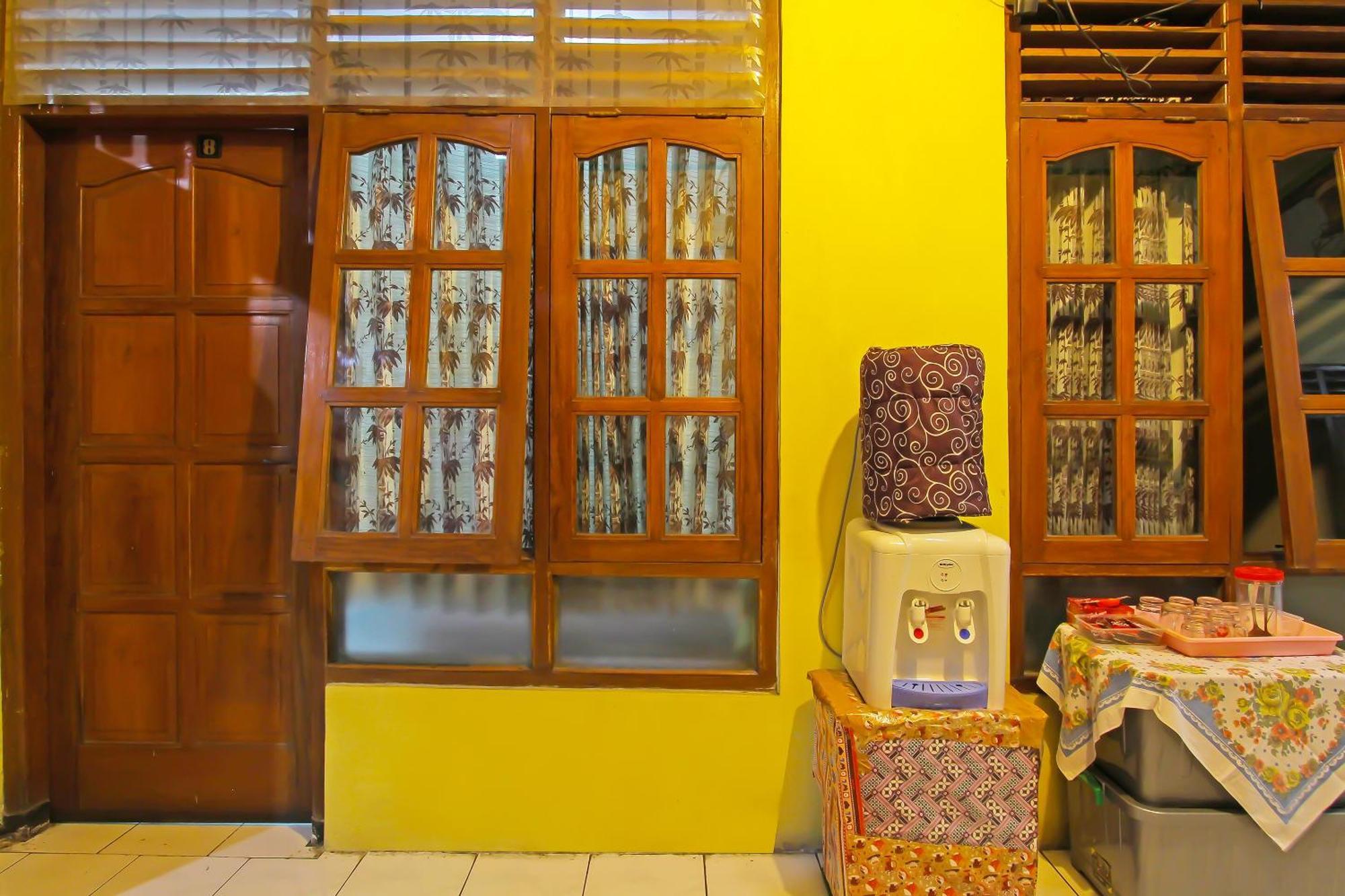 Spot On 91911 Rejeki Homestay Syariah Malioboro Джокякарта Екстериор снимка
